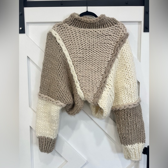 Cozy Colorblock Sweater - Picture 11 of 12